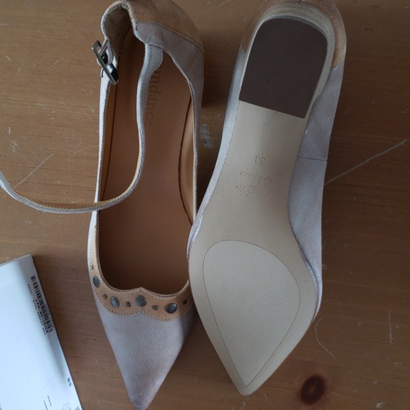 Sundance Shoes - New in box Sundance Foxy Sun shoes